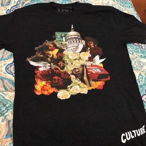 Black short sleeve t shirt